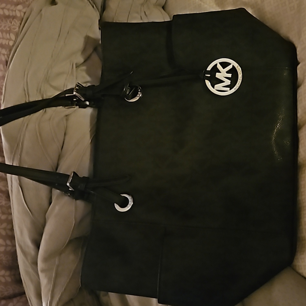 Michael kors tote